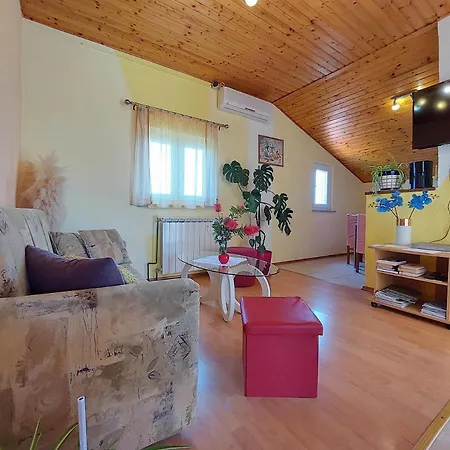 Marica Apartment Čižići